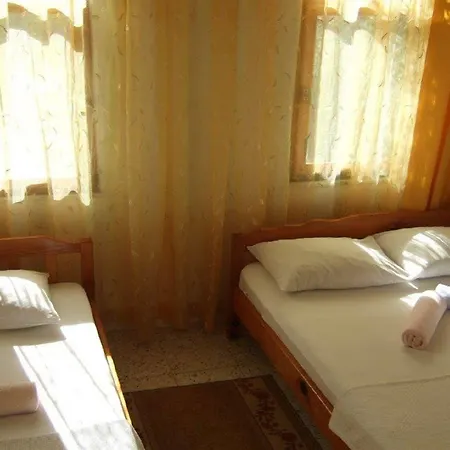 Hostel Ferah Monica's Place Φετιγιέ