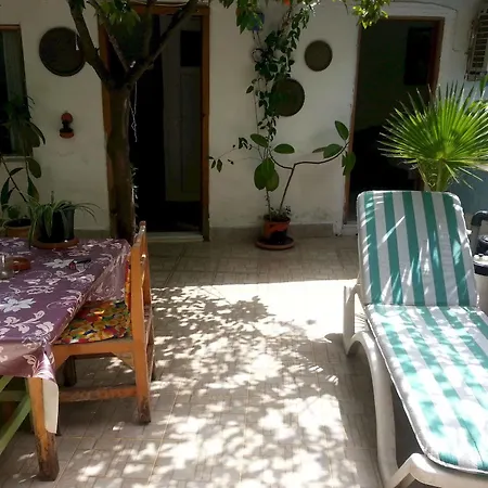 Ferah Monica's Place Hostel Φετιγιέ