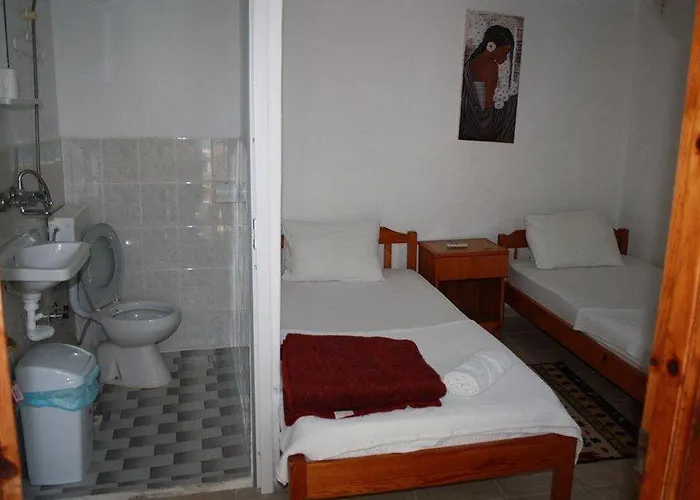 Hostel Ferah Monica's Place *