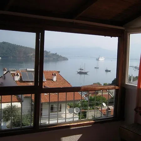 Ferah Monica's Place 호스텔