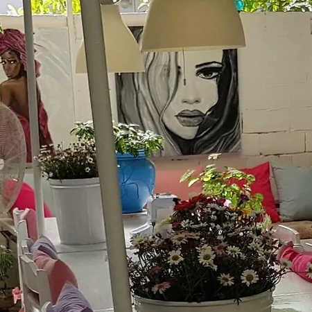 Ferah Monica's Place 호스텔