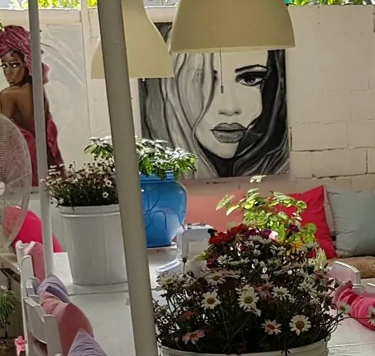 Ferah Monica's Place Vandrerhjem