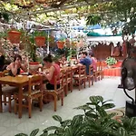 Ferah Monica's Place Albergue *