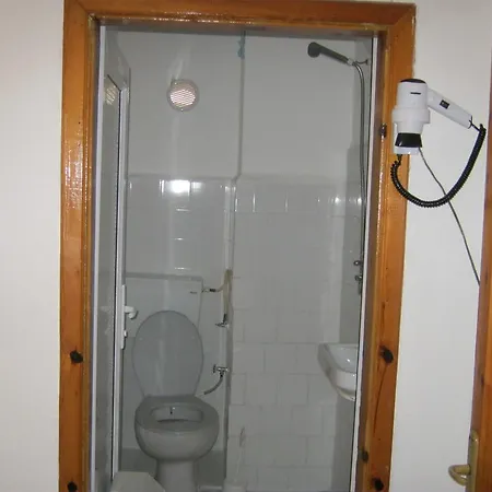 Hostel Ferah Monica's Place *