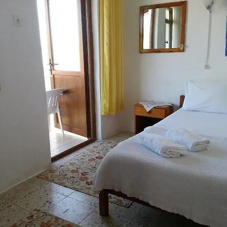 Ferah Monica's Place Hostel *