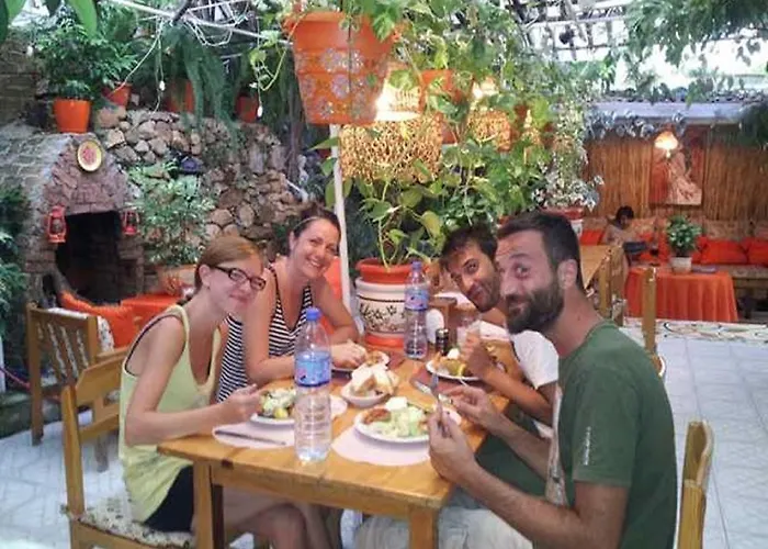 Vandrerhjem Ferah Monica's Place *