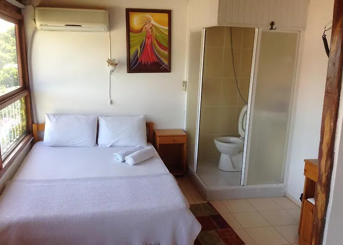 Hostel Ferah Monica's Place *