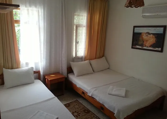 Vandrerhjem Ferah Monica's Place *