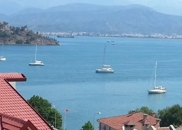 Ferah Monica's Place Hostel *